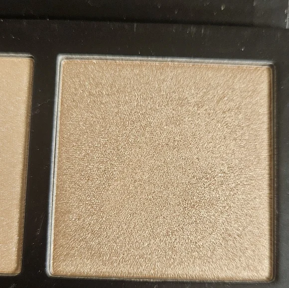 MAC HYPER REAL GLOW 3-PAN FACE & BODY PALETTE!
